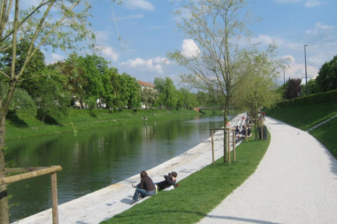 リュブリャナRiverside Ljubljanica With Private Parkingアパートメント エクステリア 写真
